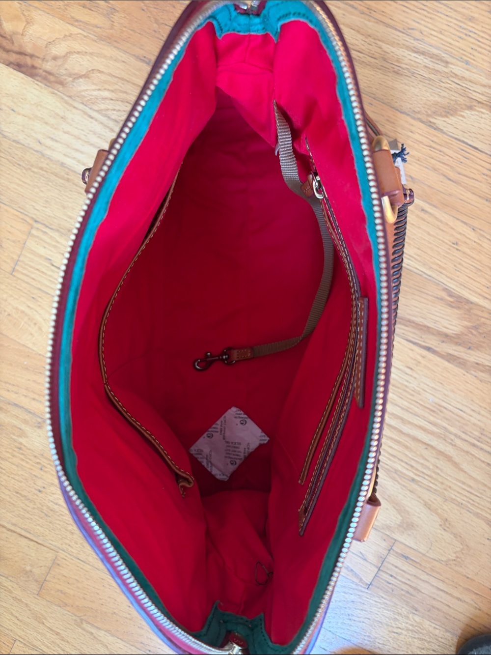 Dooney& Bourke Domed Buckle Satchel. - Picture 5 of 5